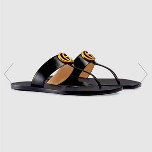 Gucci - Black Leather Thong Sandal with Double G